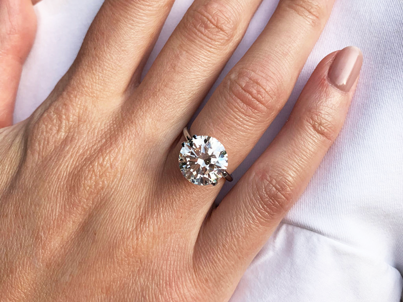 6 carat kim cương giá bao nhiêu tiền? 2 Nhẫn 6 carat kim cương khoảng bao nhiêu tiền?