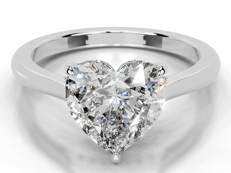 Nhẫn Solitaire có viên chủ giác cắt Heart