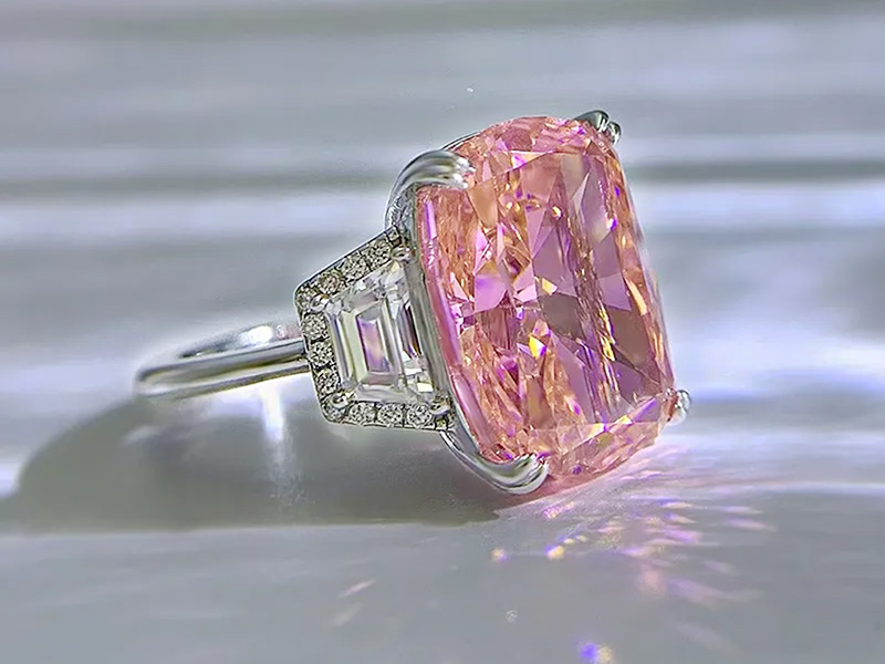 7 chiếc nhẫn kim cương to lớn trên thế giới - Perfect Pink