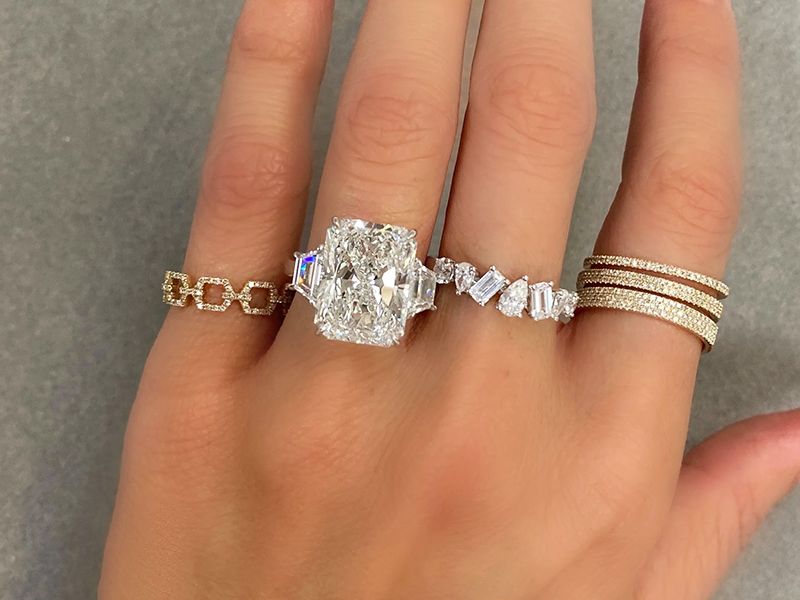 Giá kim cương 10 carat bao nhiêu tiền?