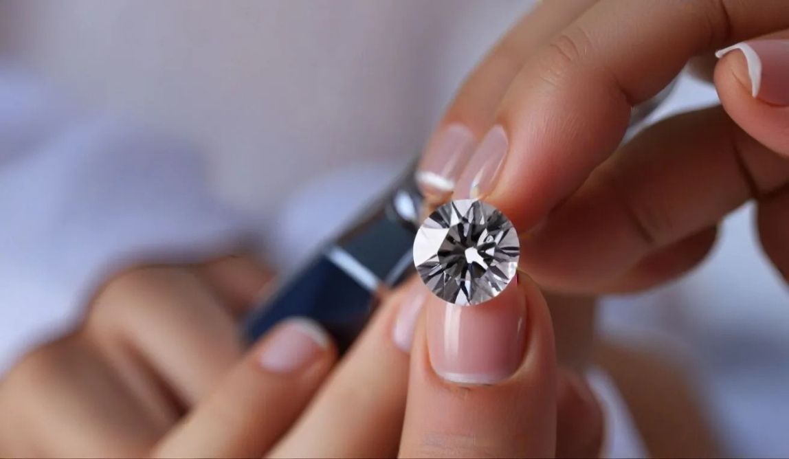 Cập Nhật Giá Kim Cương 6.2 Ly Mới Nhất 2025: Bảng Giá & Hướng Dẫn Chi Tiết