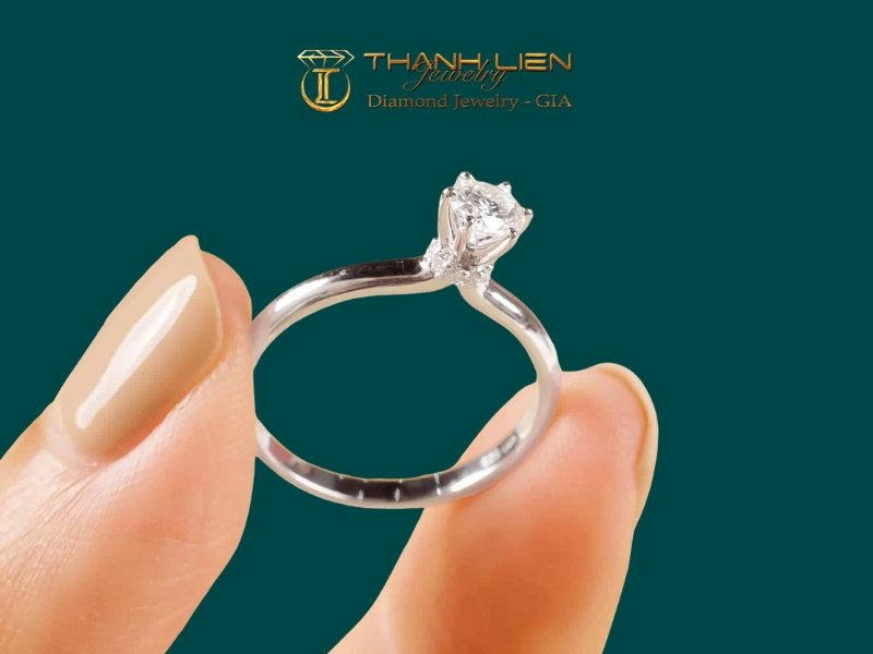 Nhẫn Kim Cương 3ly6 Giá Bao Nhiêu? Bảng Giá, Ý Nghĩa & Mẫu Đẹp 2025